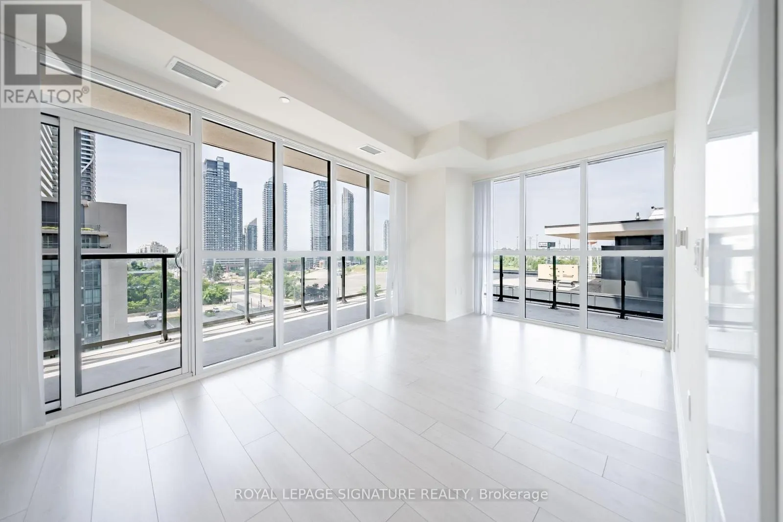 2208 - 38 ANNIE CRAIG DRIVE