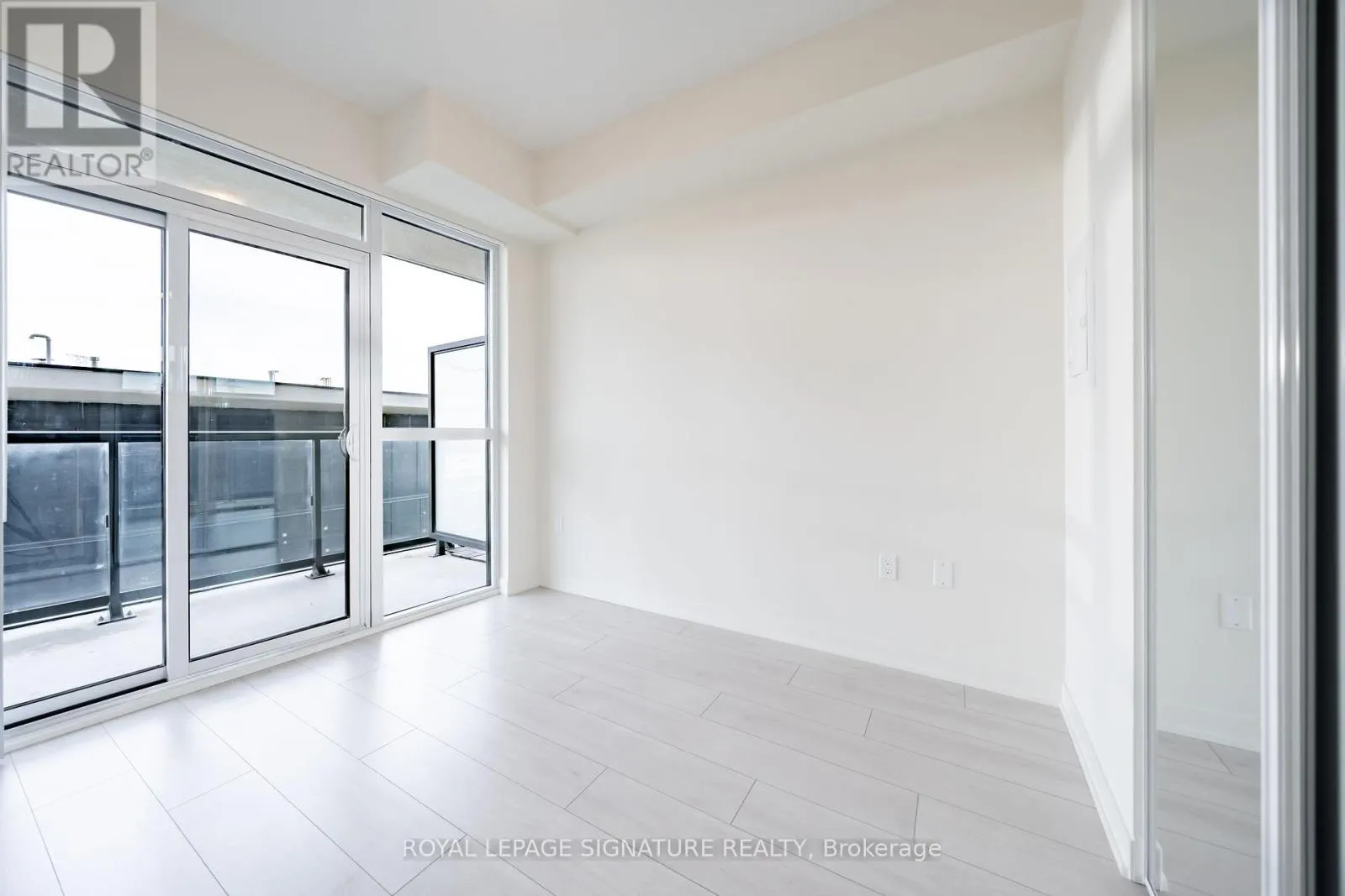 2208 - 38 ANNIE CRAIG DRIVE