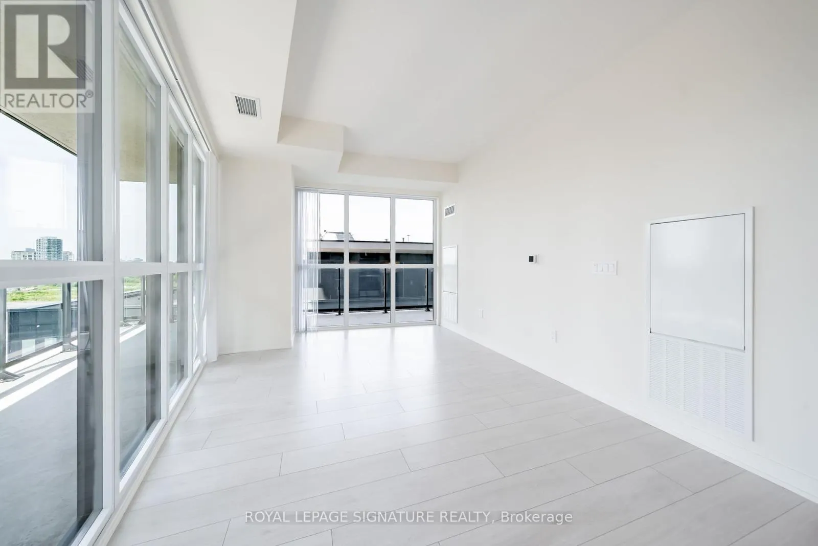 2208 - 38 ANNIE CRAIG DRIVE