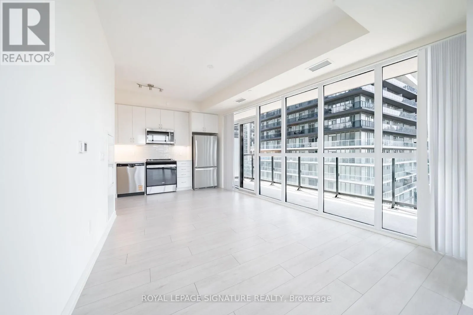 2208 - 38 ANNIE CRAIG DRIVE
