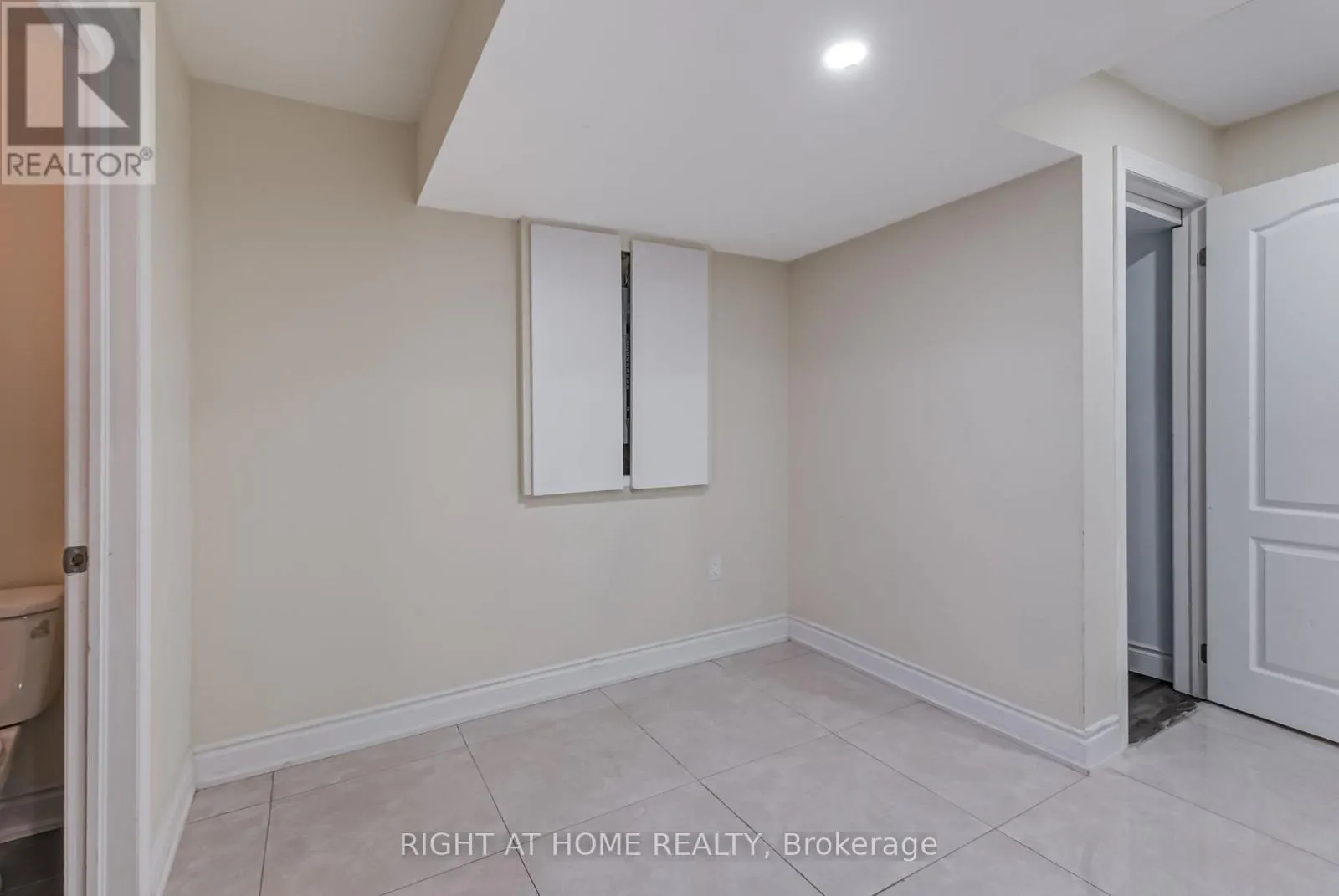 38 AYLESBURY DRIVE