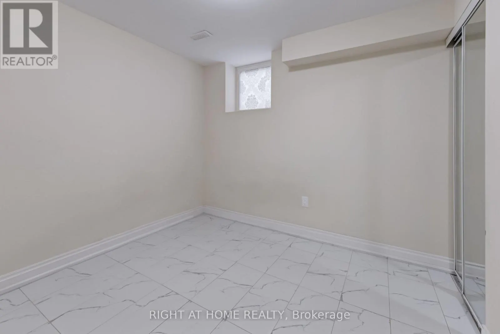 38 AYLESBURY DRIVE