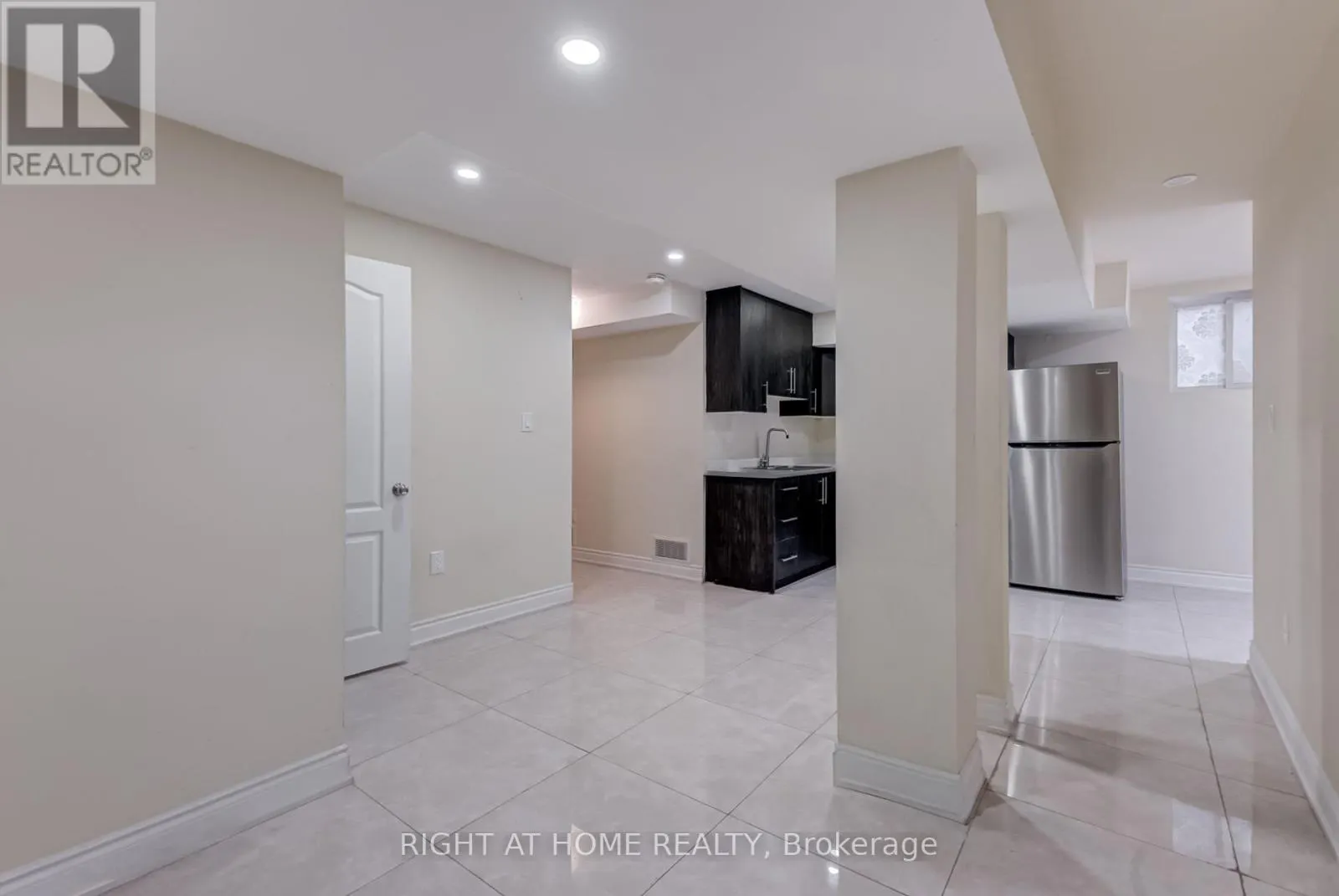 38 AYLESBURY DRIVE