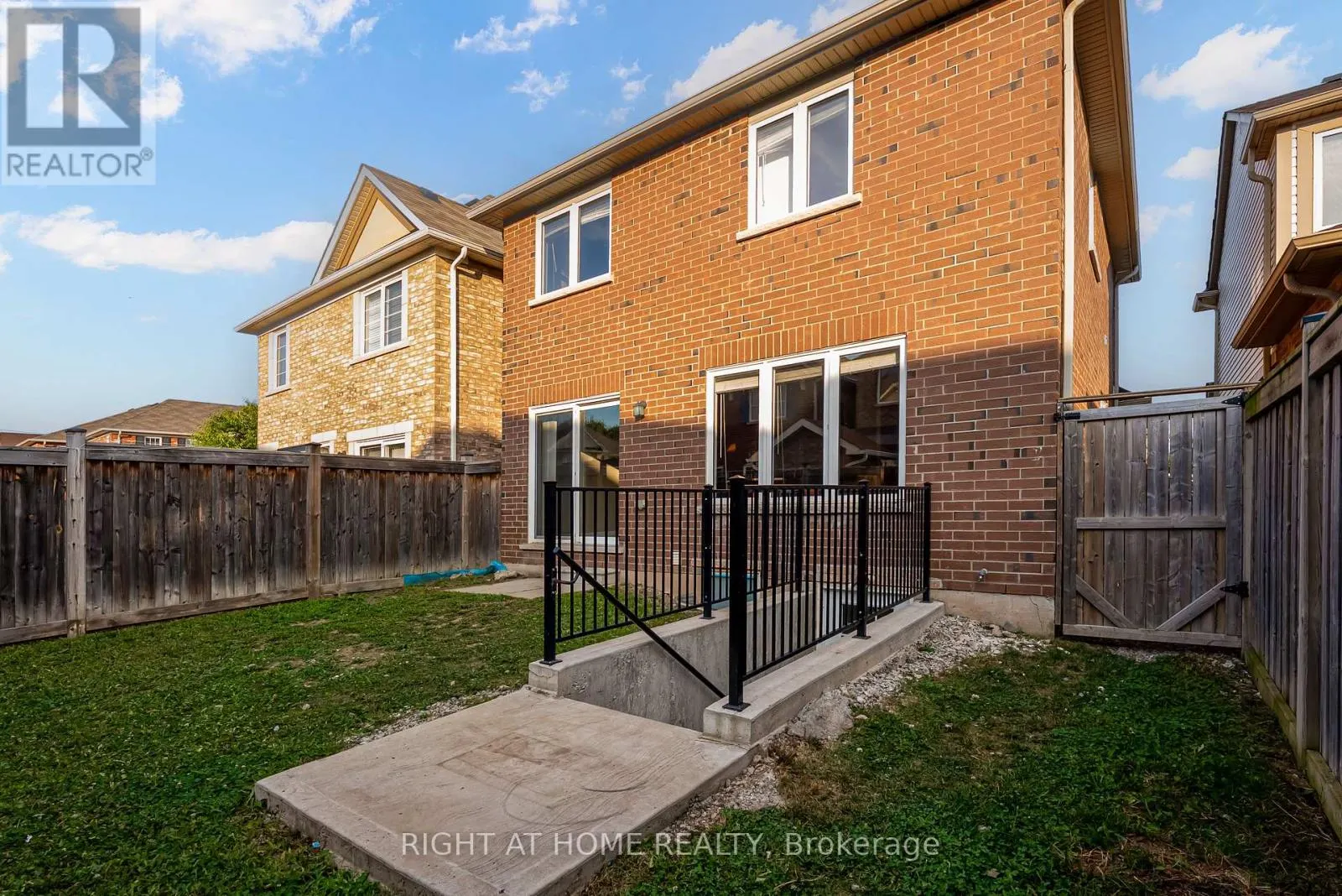 38 AYLESBURY DRIVE