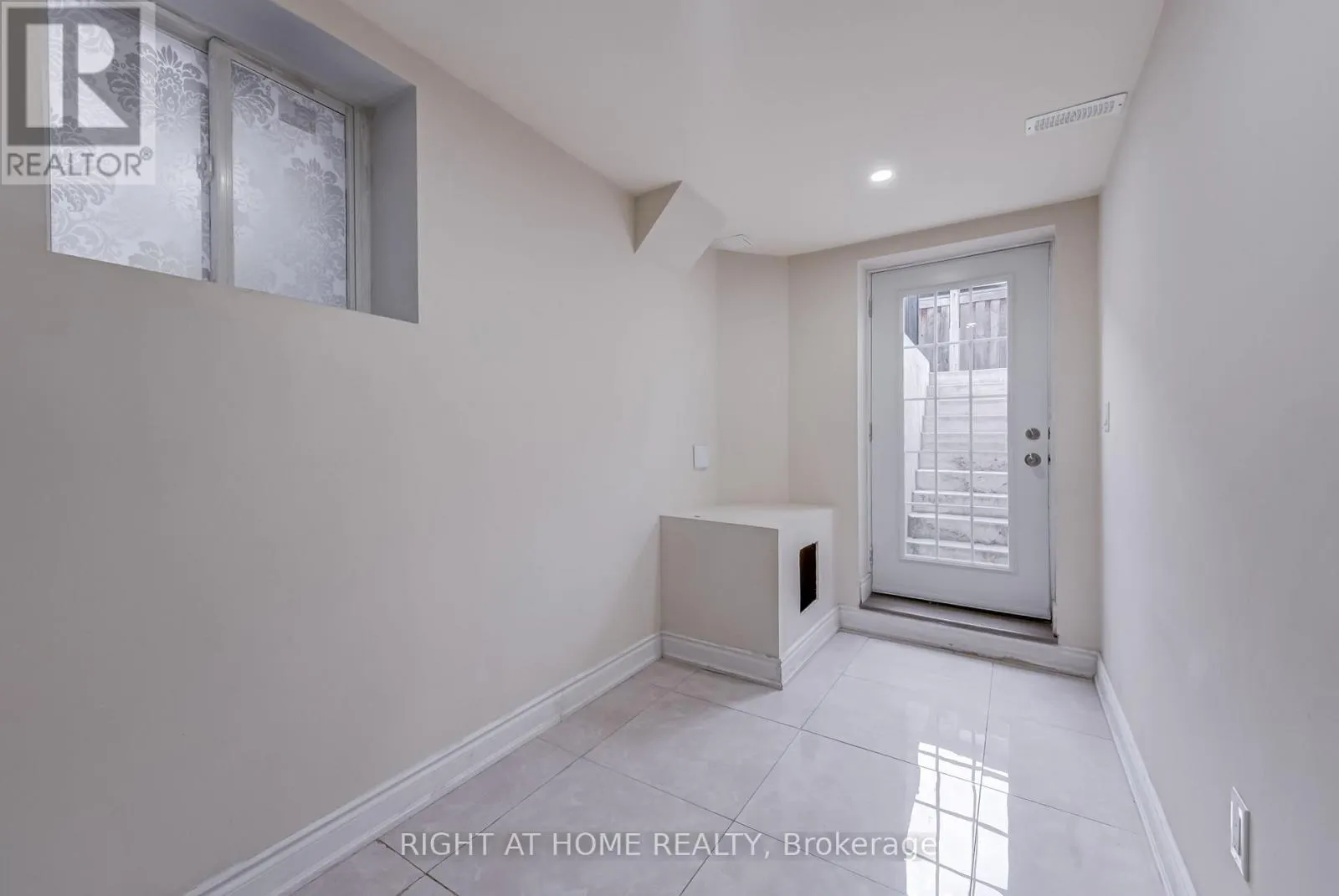 38 AYLESBURY DRIVE