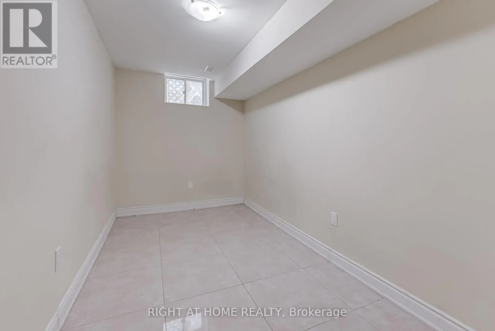 38 AYLESBURY DRIVE