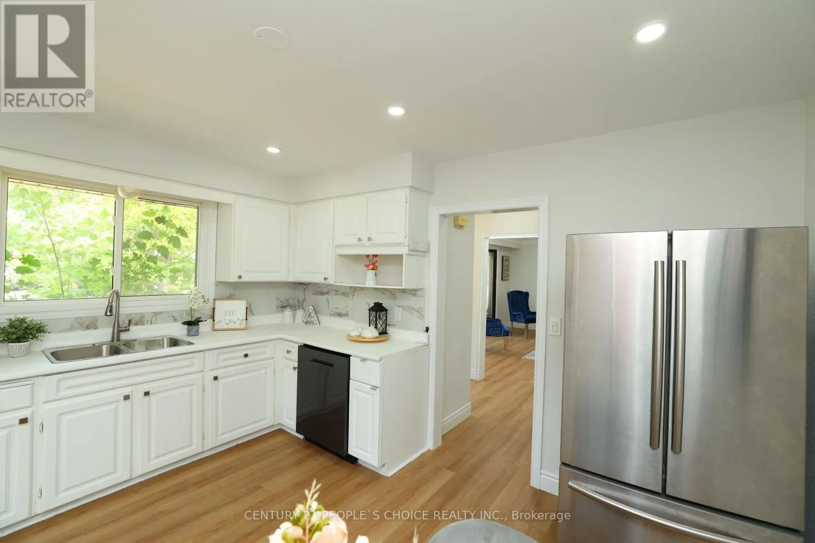 608 THORNWOOD AVENUE