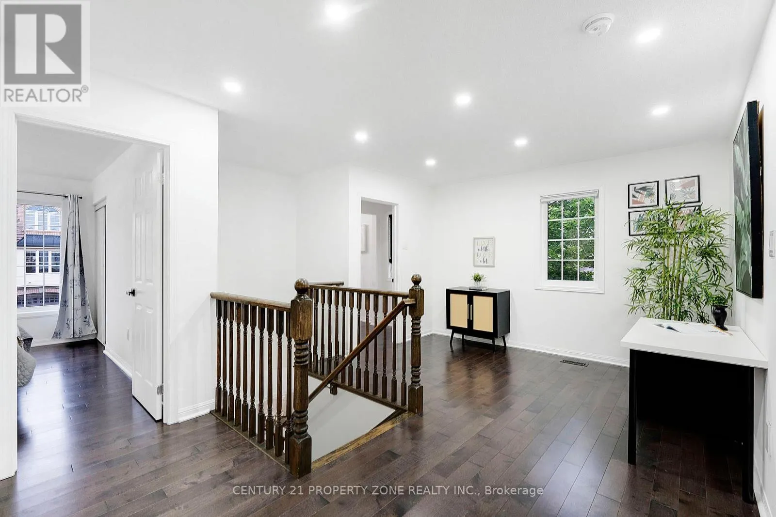 290 WOODLEY CRESCENT
