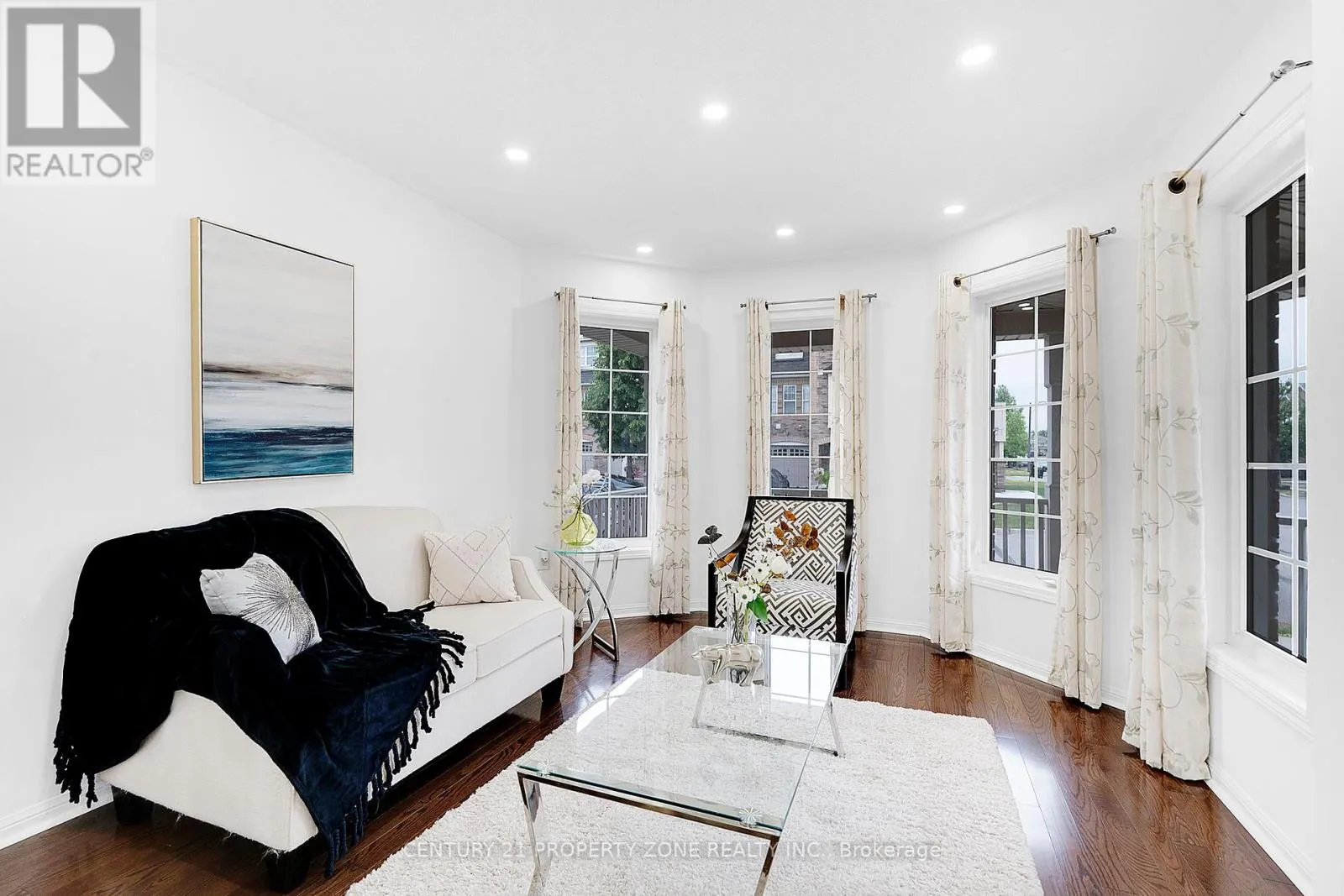 290 WOODLEY CRESCENT