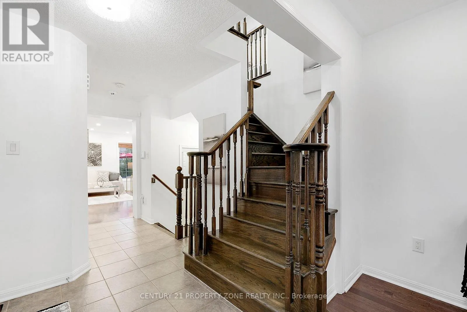 290 WOODLEY CRESCENT
