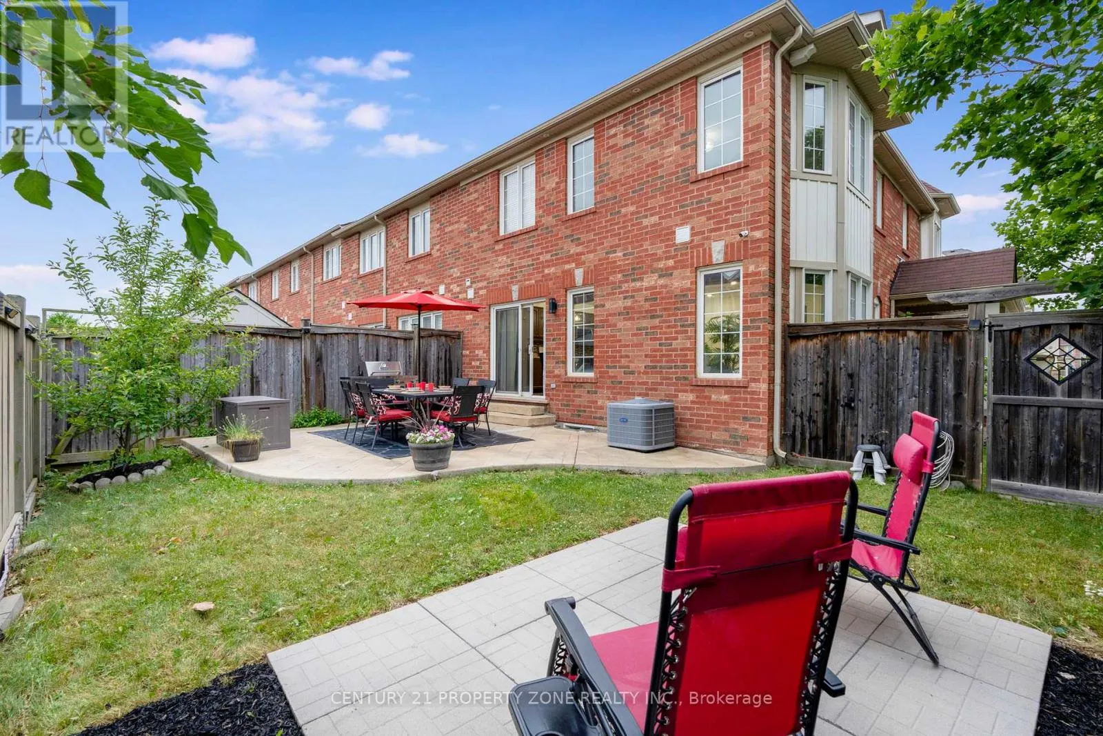 290 WOODLEY CRESCENT