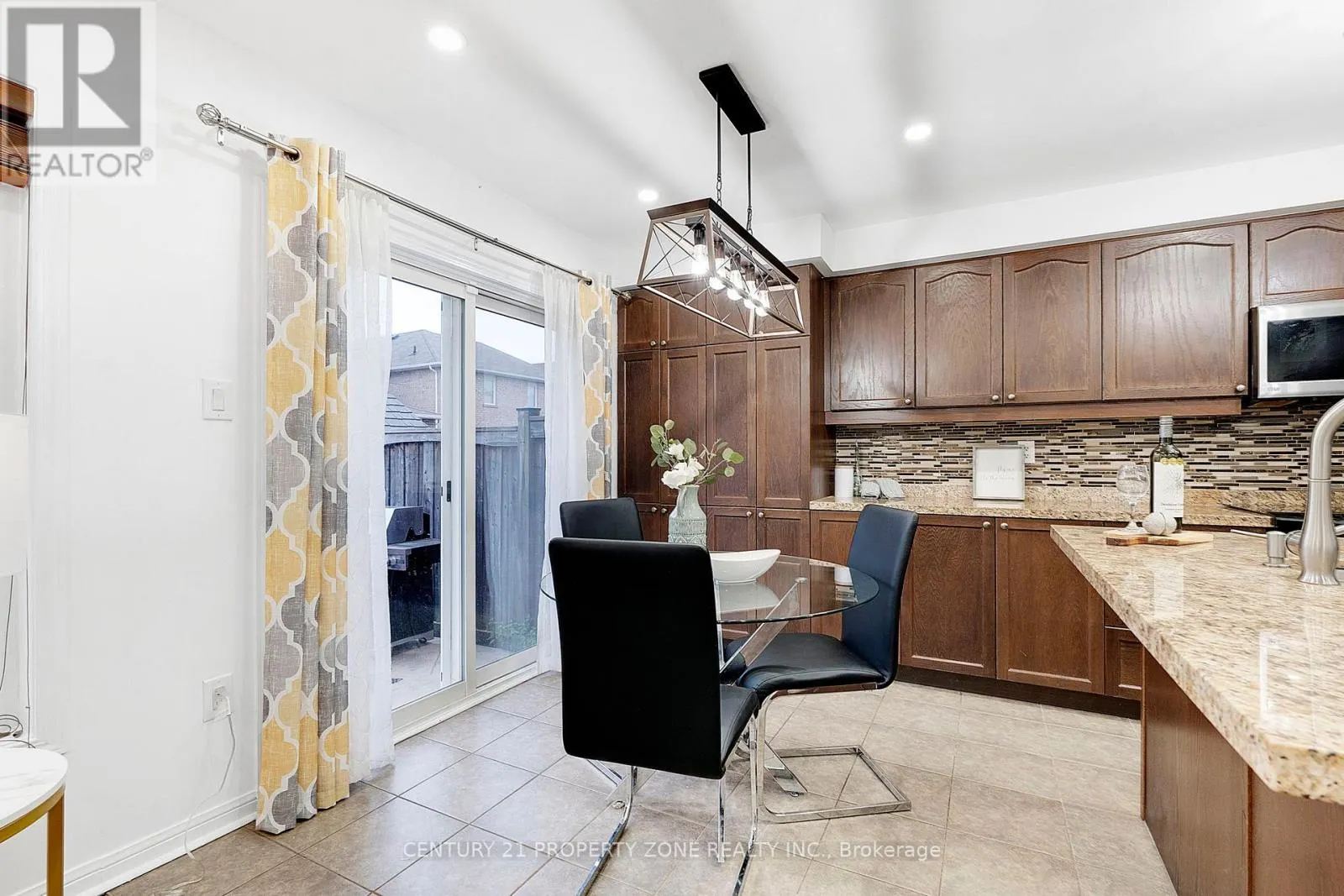 290 WOODLEY CRESCENT