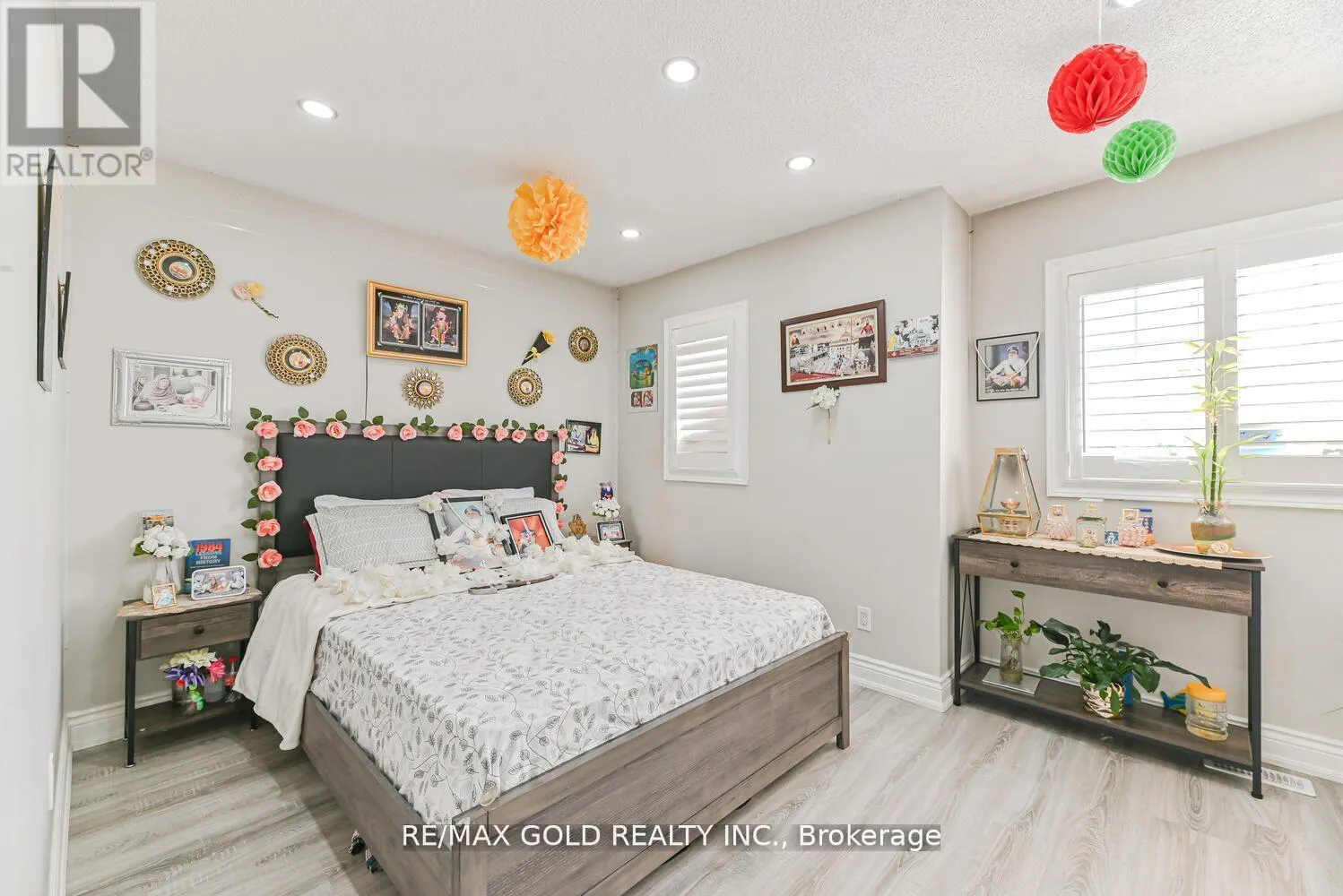 21 SUNNYVALE GATE