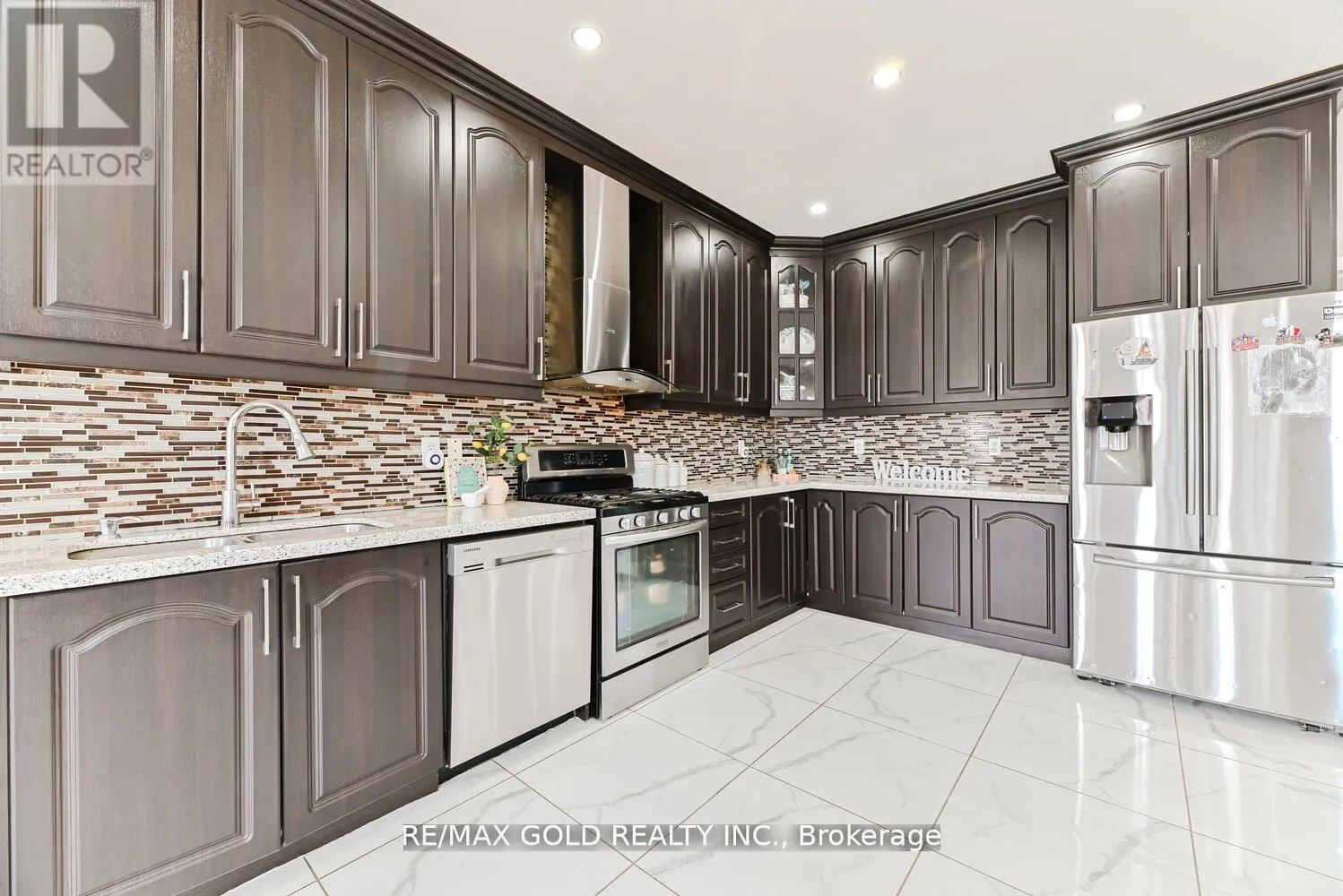 21 SUNNYVALE GATE