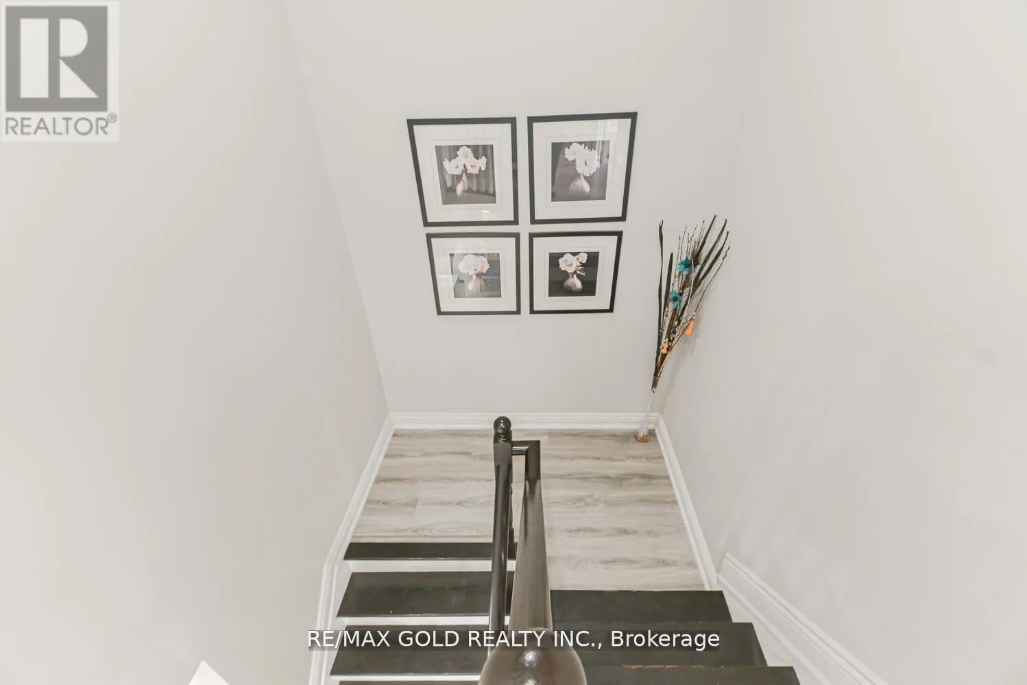 21 SUNNYVALE GATE