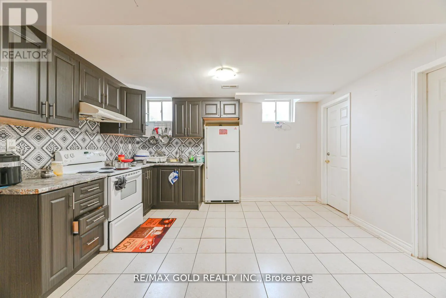 21 SUNNYVALE GATE