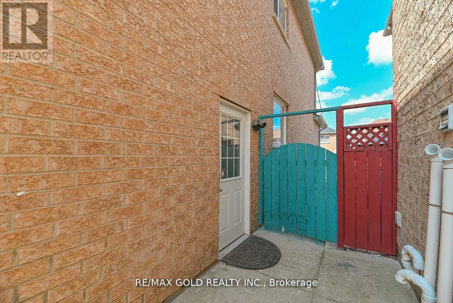 21 SUNNYVALE GATE