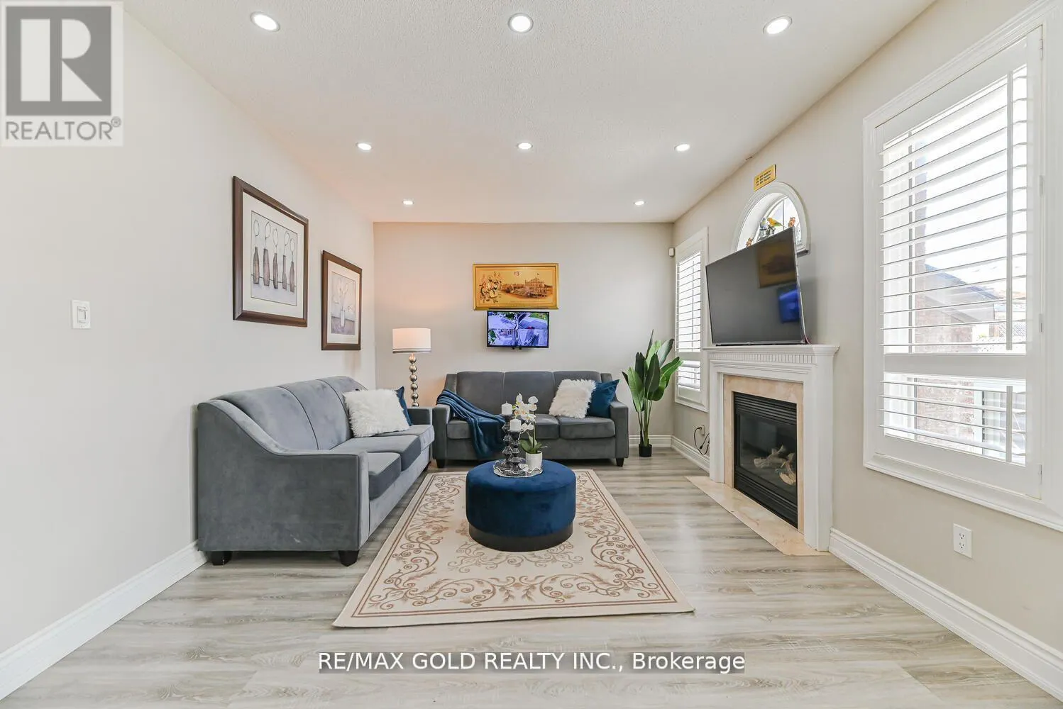 21 SUNNYVALE GATE