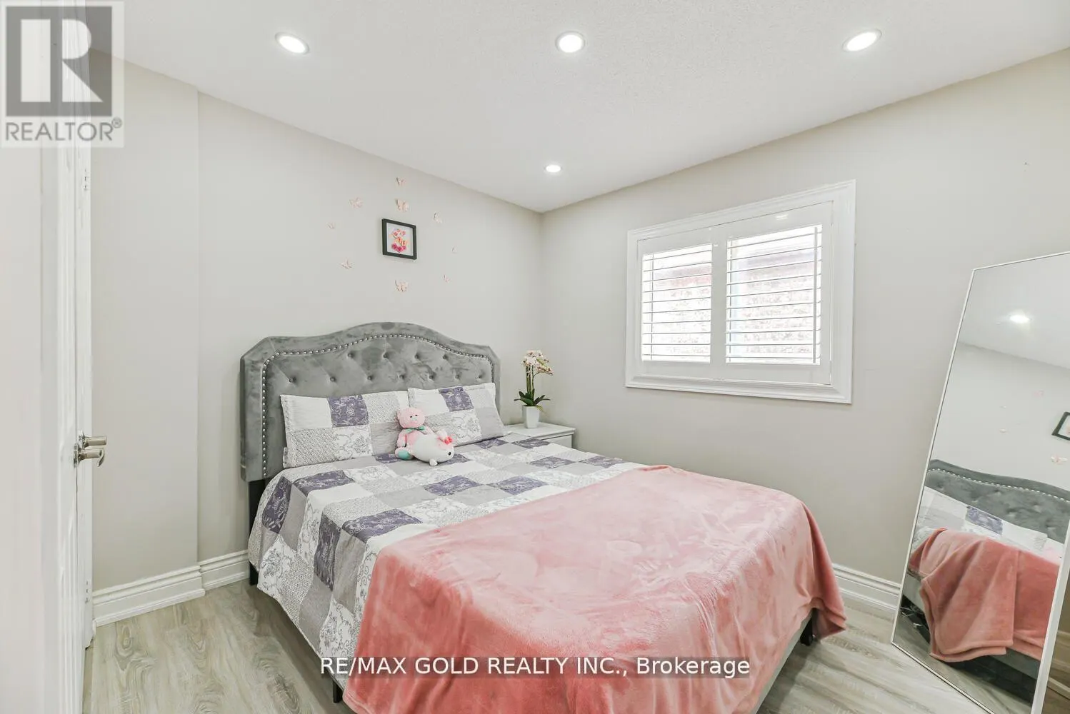 21 SUNNYVALE GATE
