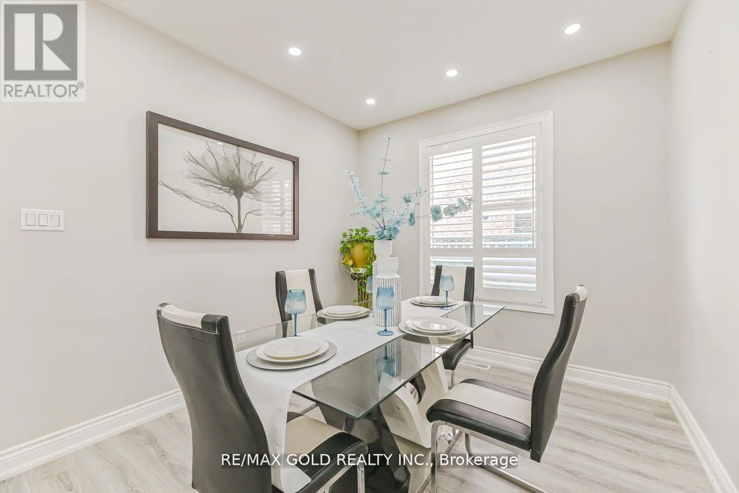21 SUNNYVALE GATE