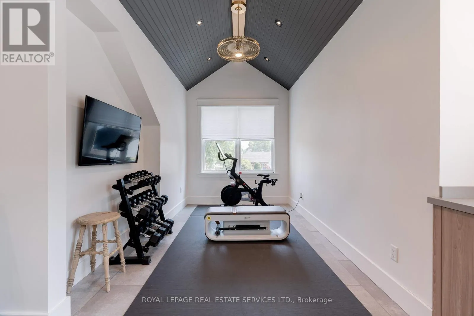 41 FAIRWOOD PLACE E