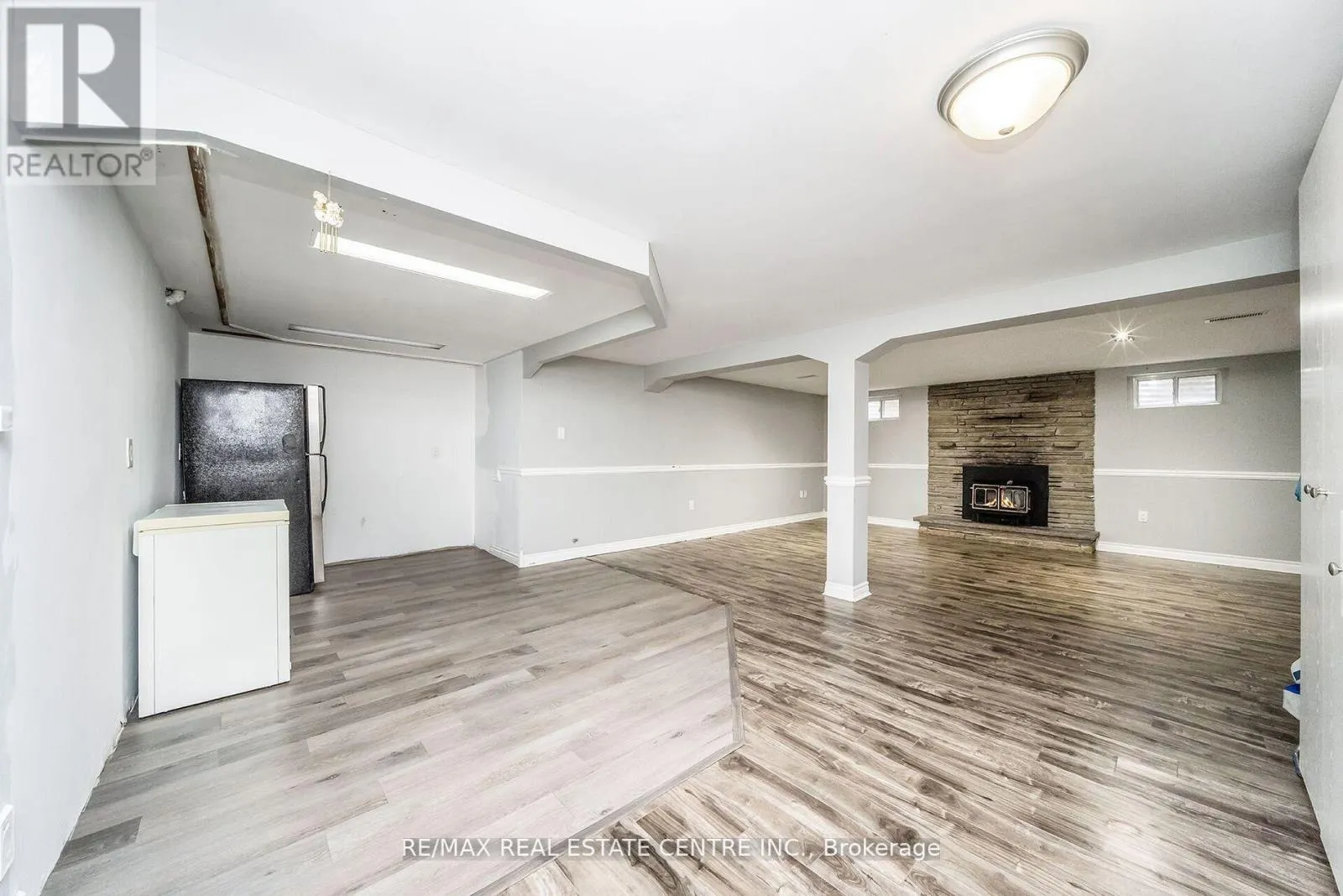 9 WATSON CRESCENT