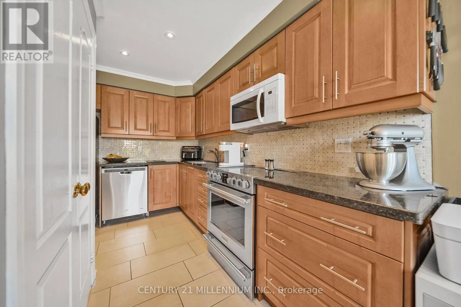 34 GARDENIA WAY
