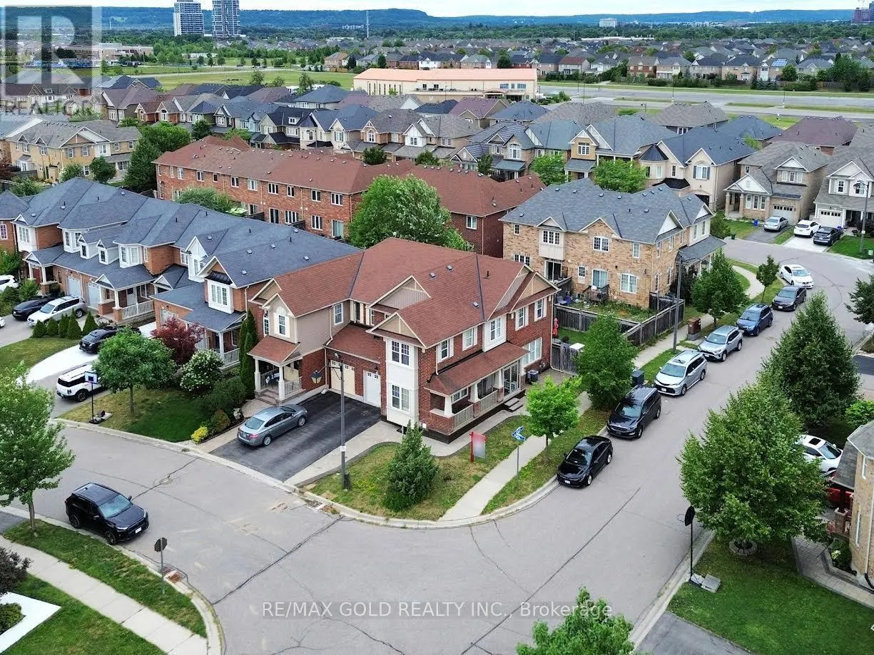 933 RAFTIS CRESCENT