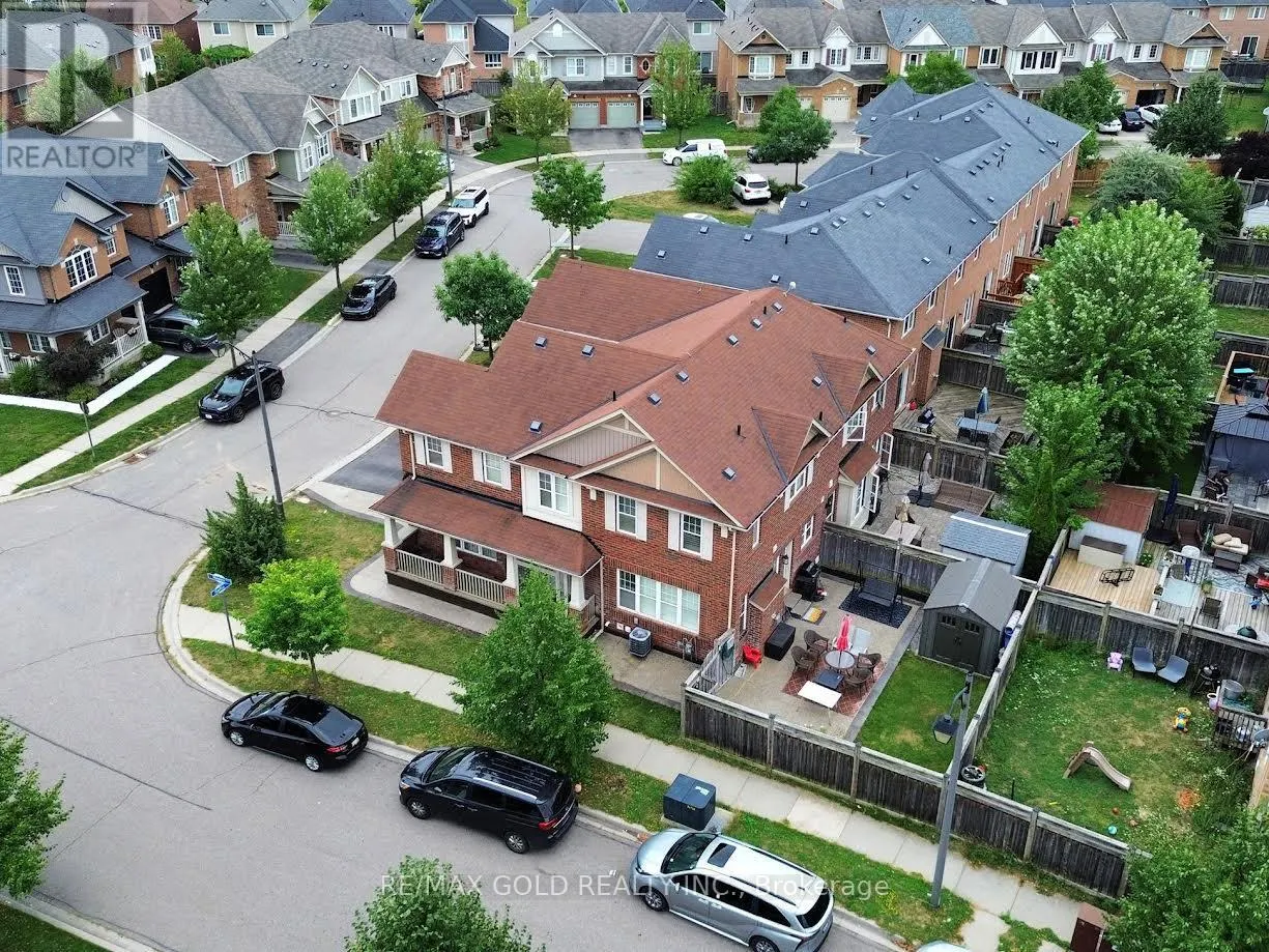 933 RAFTIS CRESCENT