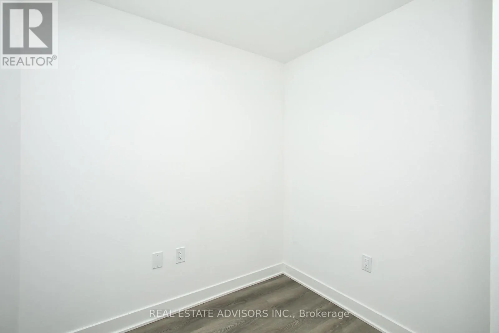 502 - 36 ZORRA STREET
