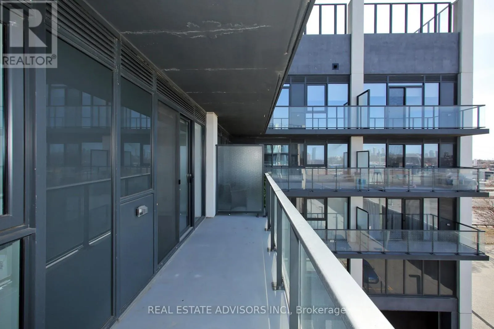 502 - 36 ZORRA STREET