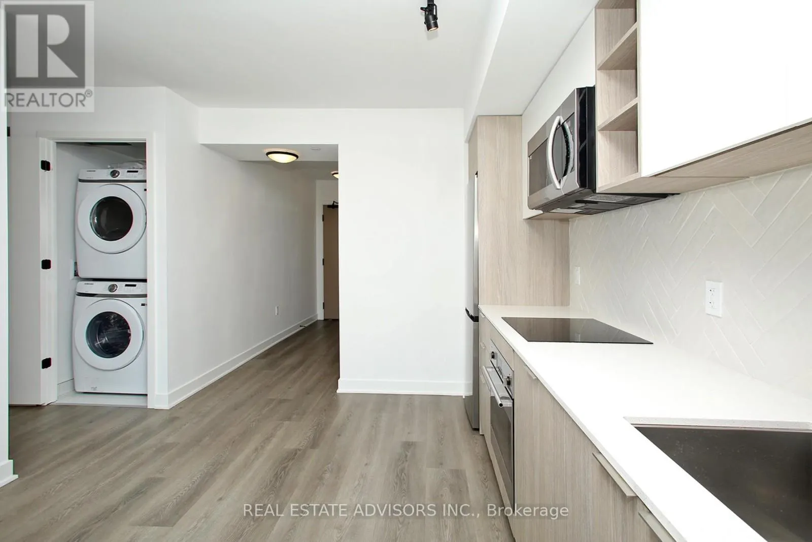 502 - 36 ZORRA STREET