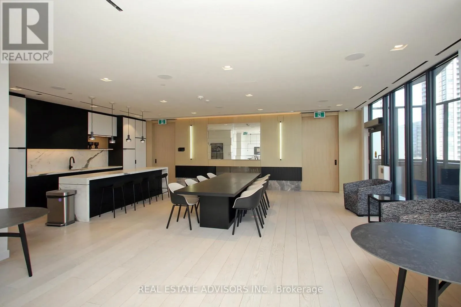 502 - 36 ZORRA STREET