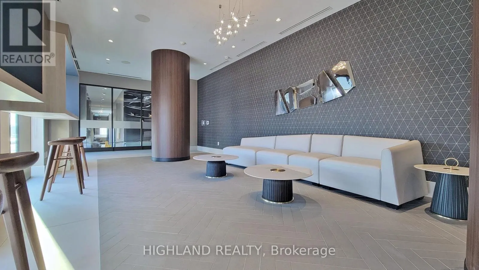 603 - 3883 QUARTZ ROAD