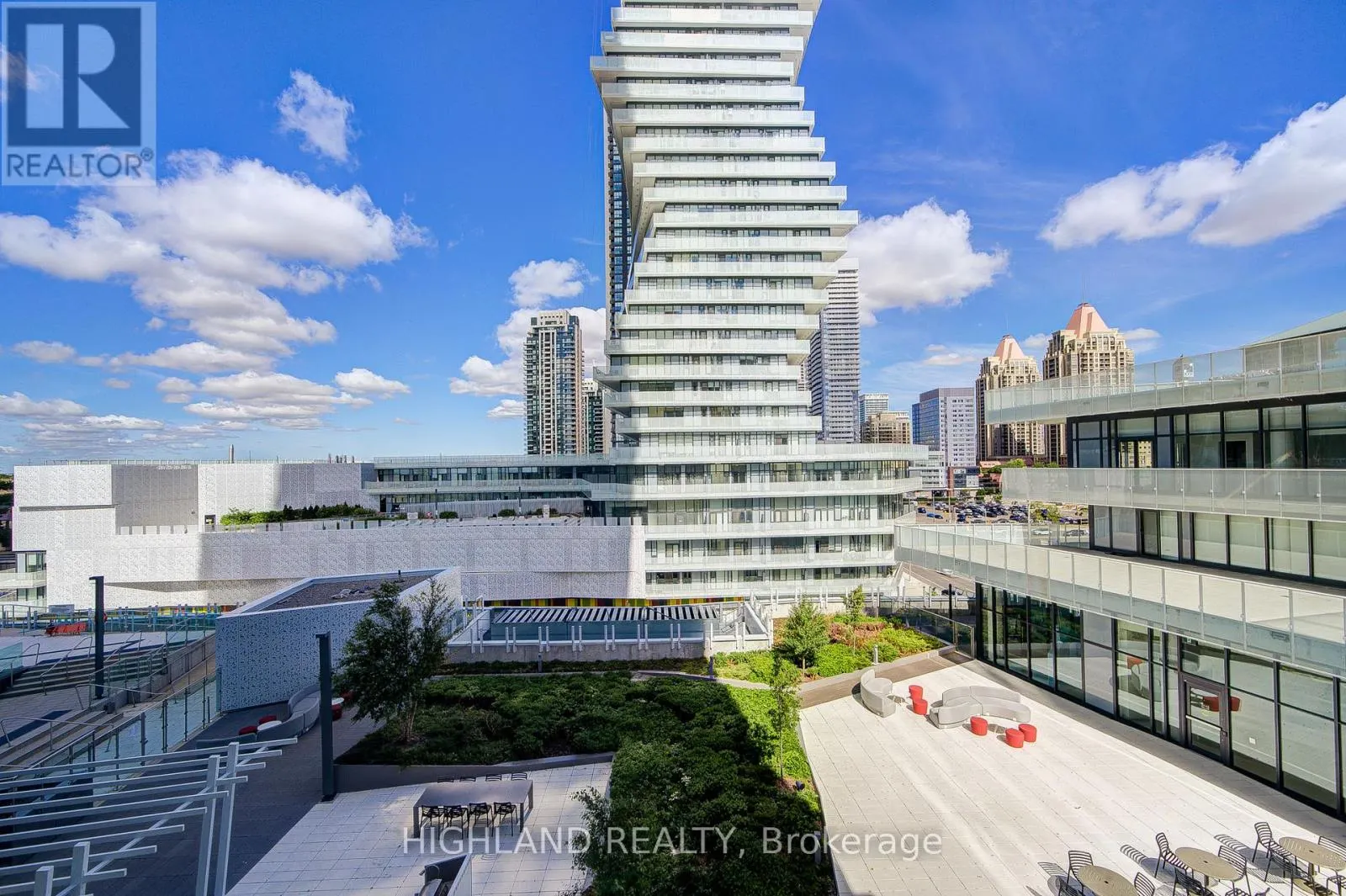 603 - 3883 QUARTZ ROAD