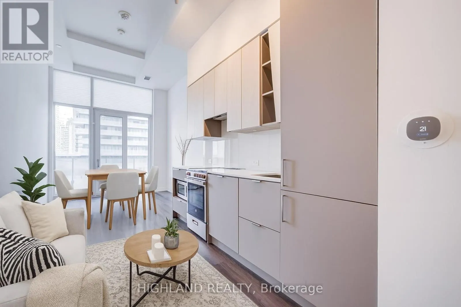 603 - 3883 QUARTZ ROAD