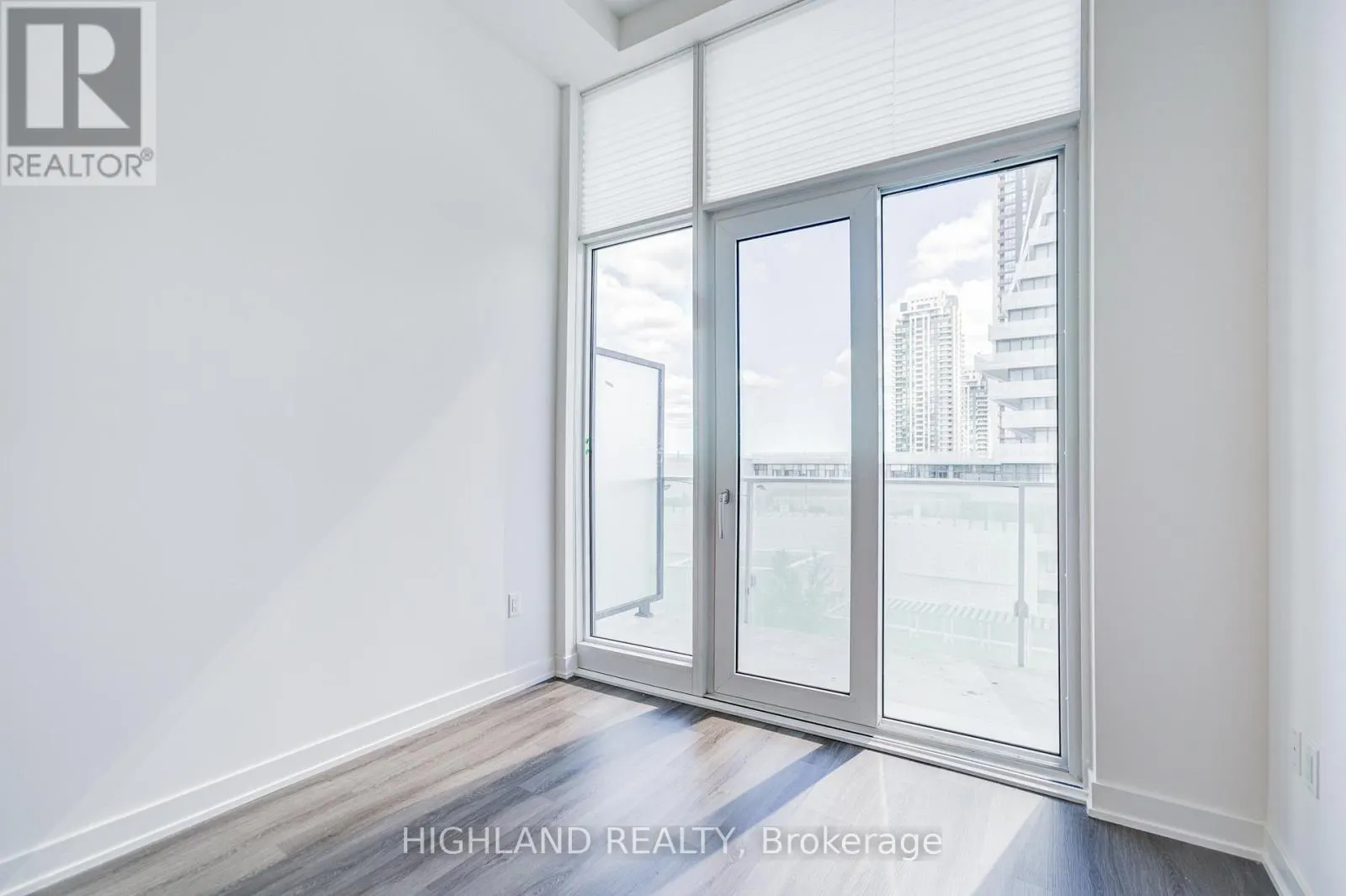 603 - 3883 QUARTZ ROAD