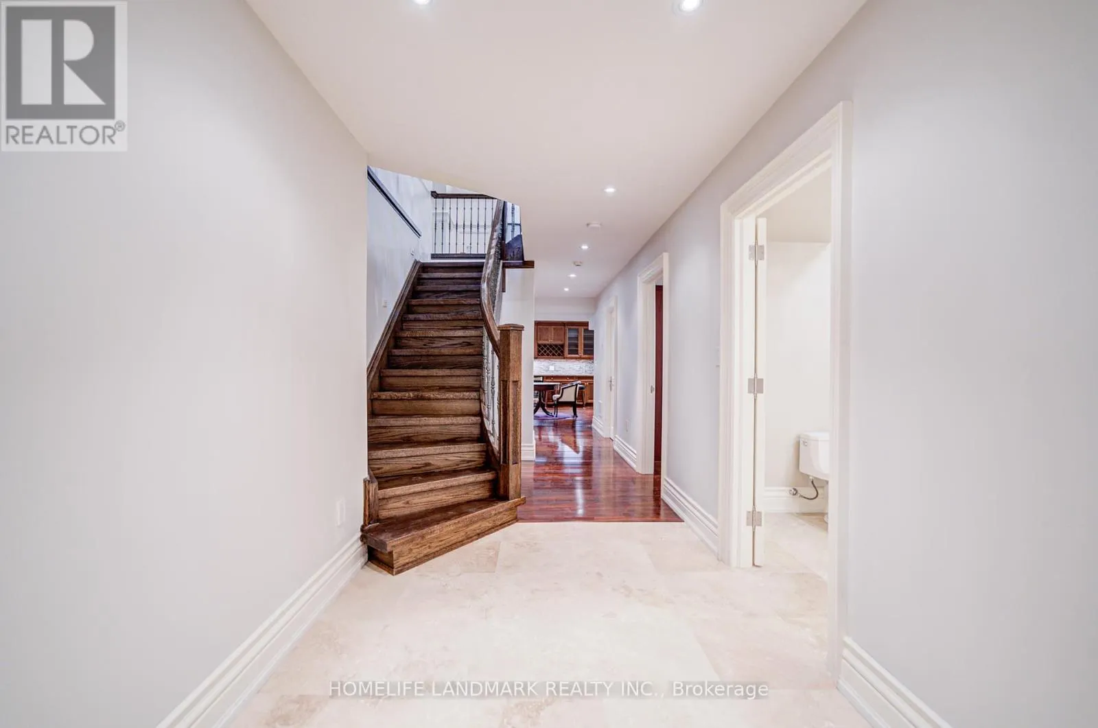 188 MINEOLA ROAD E