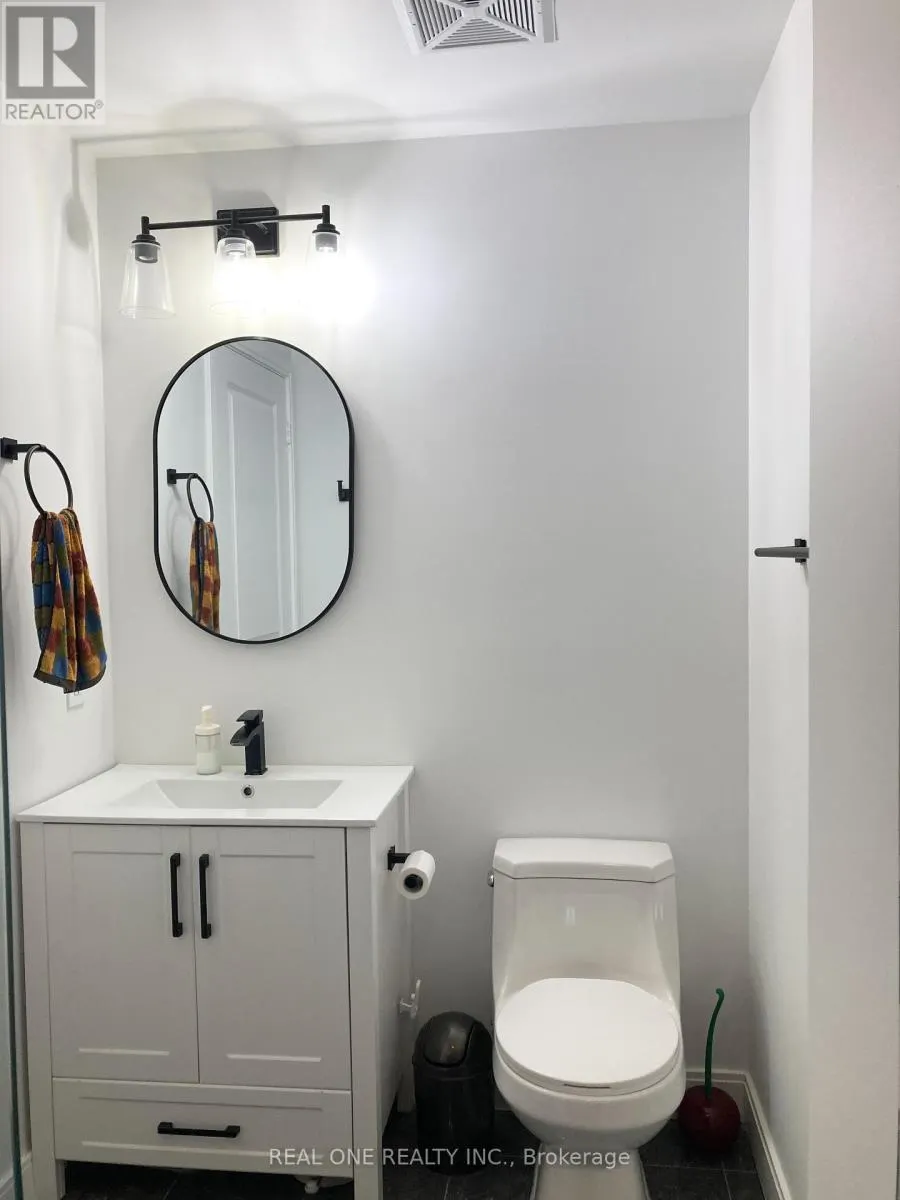 405 - 50 ABSOLUTE AVENUE