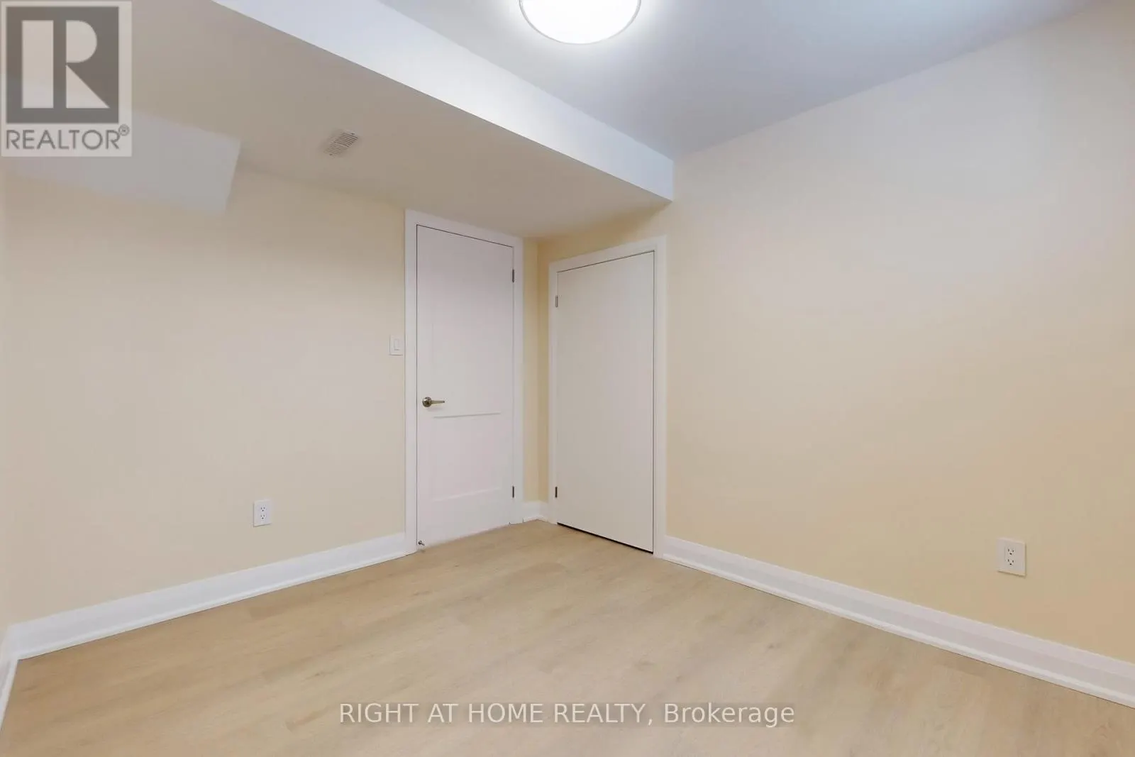 2472 NORTH RIDGE TRAIL S