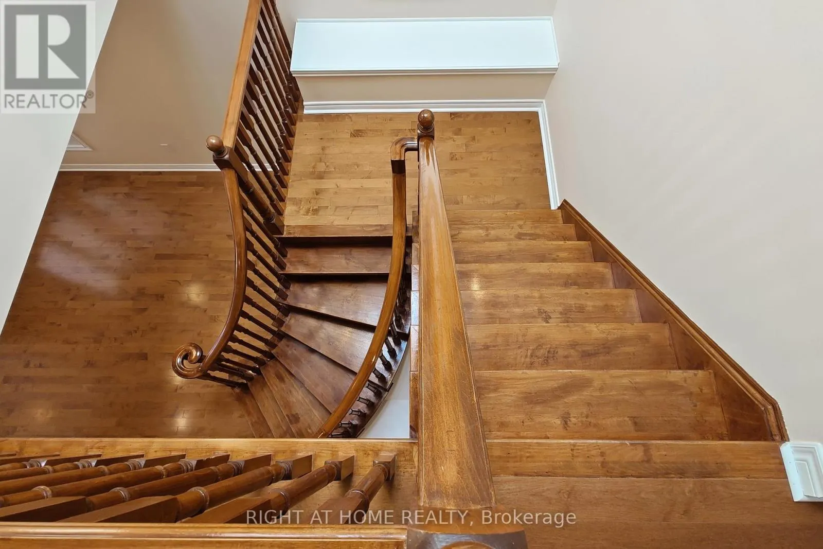 2472 NORTH RIDGE TRAIL S