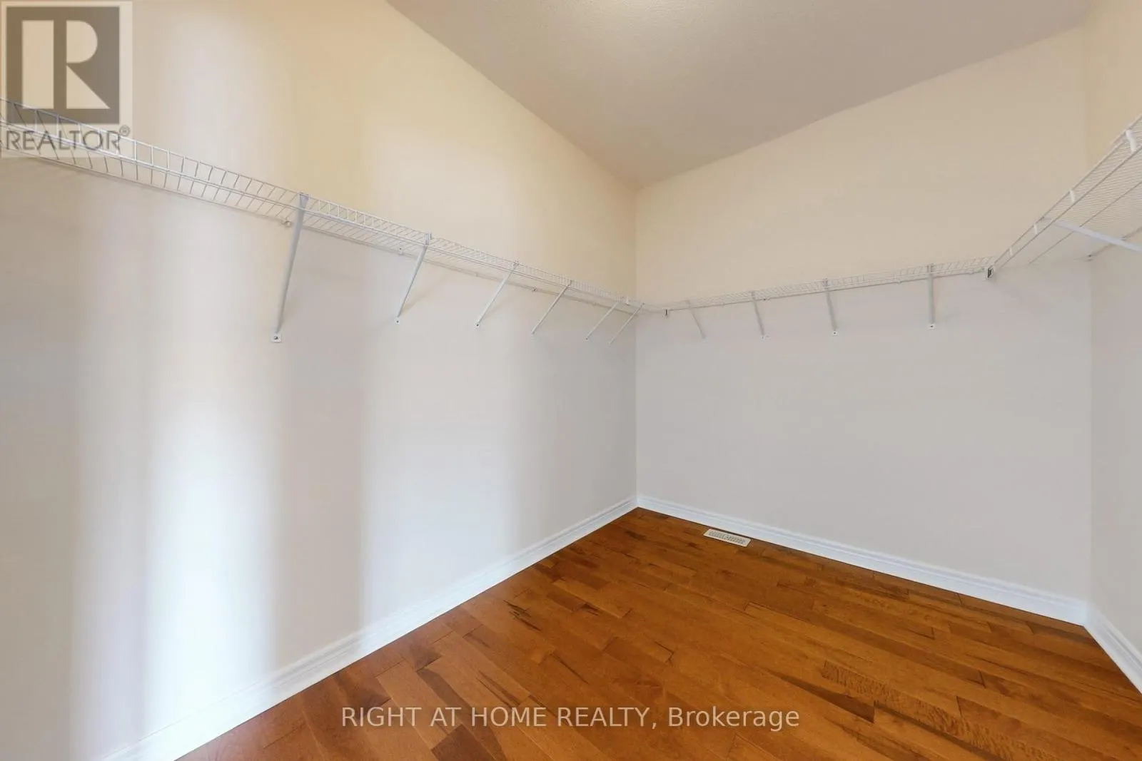 2472 NORTH RIDGE TRAIL S