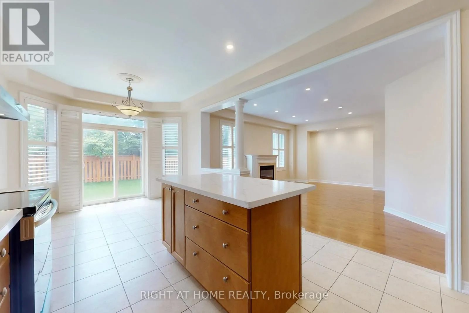 2472 NORTH RIDGE TRAIL S