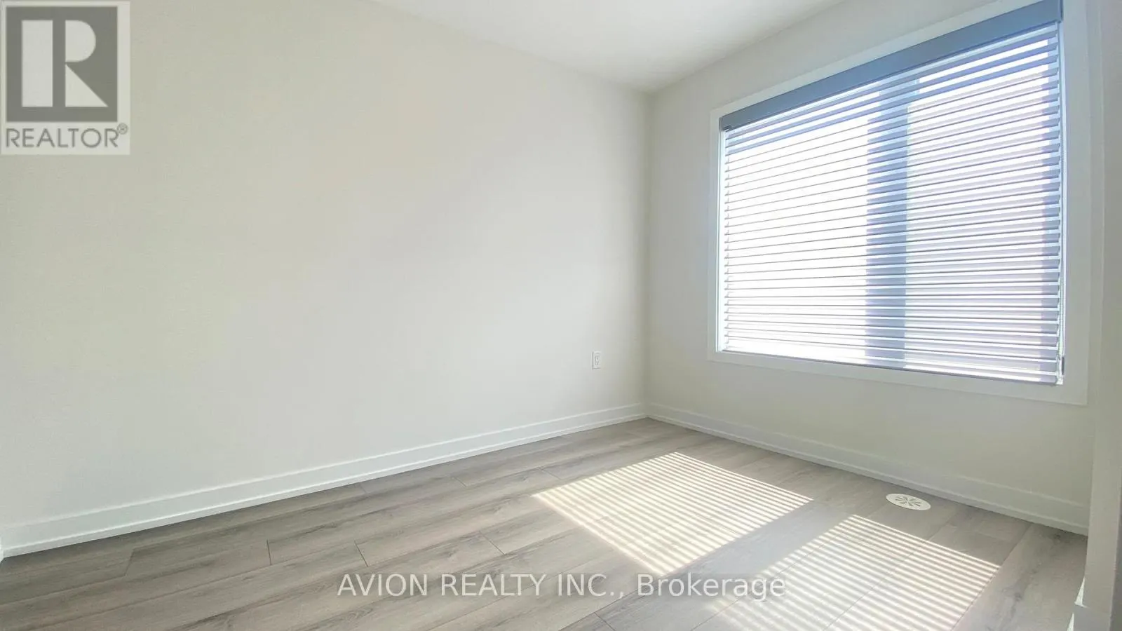 # 2 - 3546 COLONIAL DRIVE