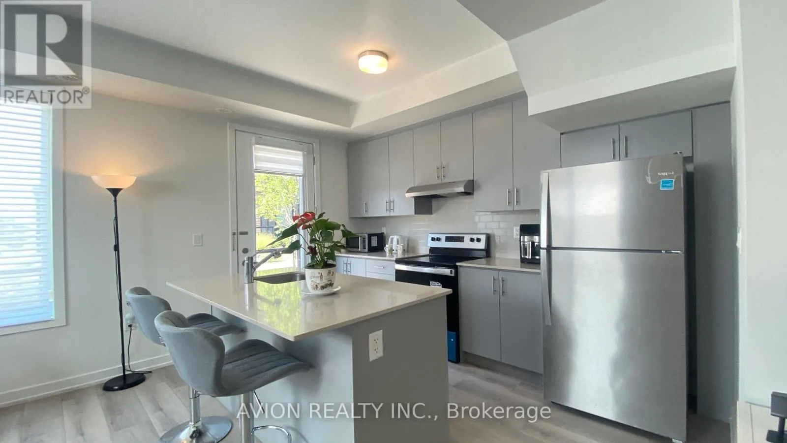 # 2 - 3546 COLONIAL DRIVE