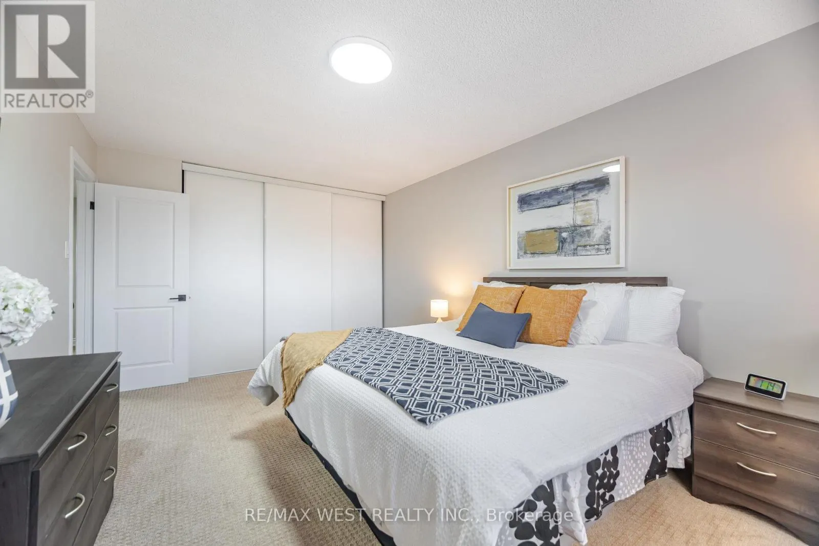 5088 GUILDWOOD WAY