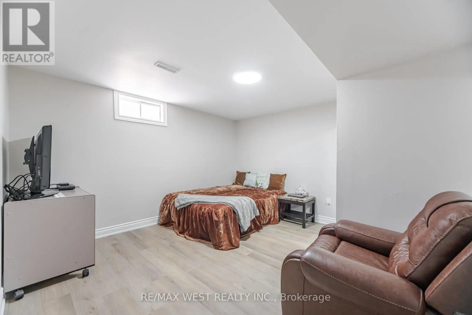 5088 GUILDWOOD WAY