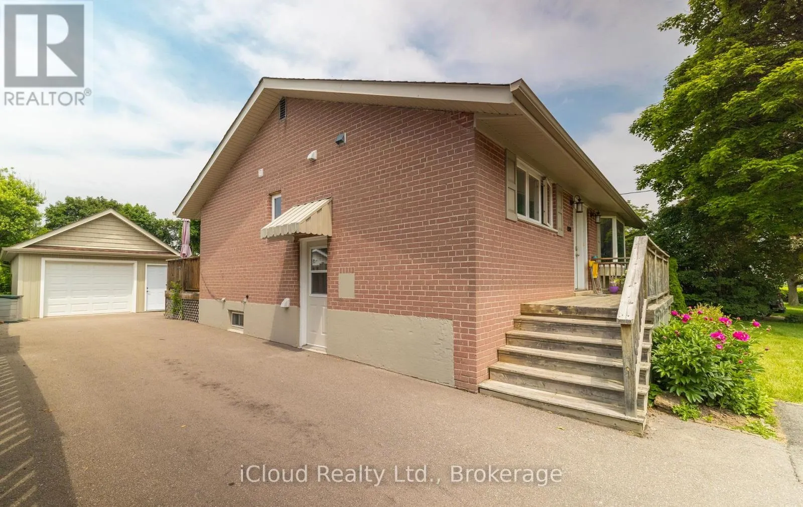 371 MEADOWBROOK DRIVE