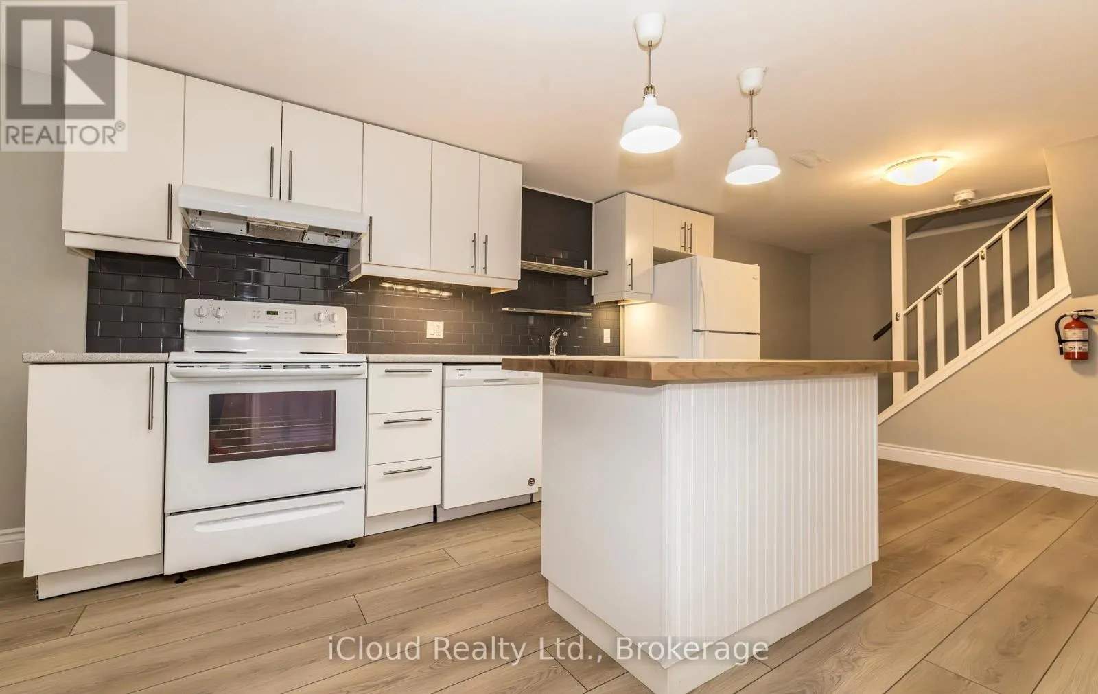 371 MEADOWBROOK DRIVE
