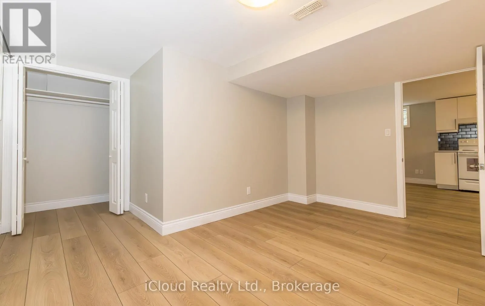 371 MEADOWBROOK DRIVE